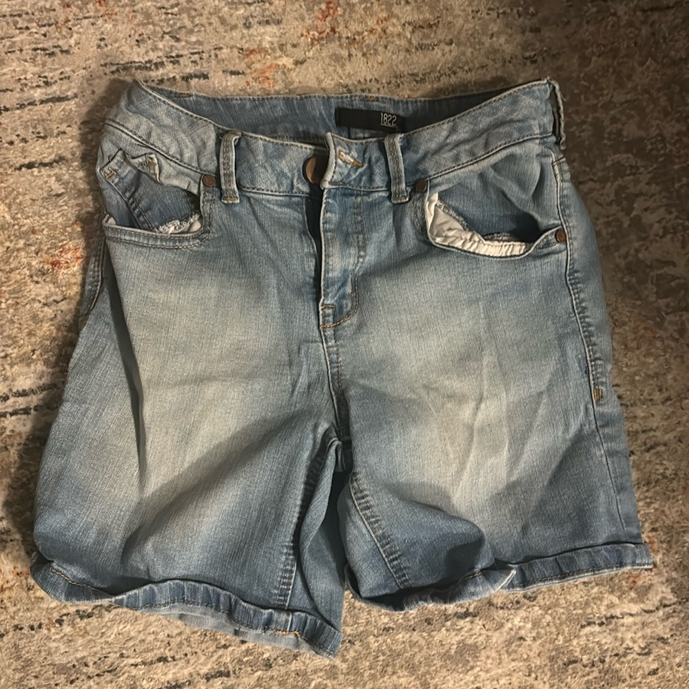 1822 shorts
